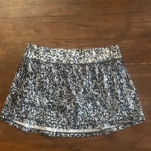 Lululemon pace rival tennis skirt